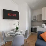 Central & Charming Studio London - 2